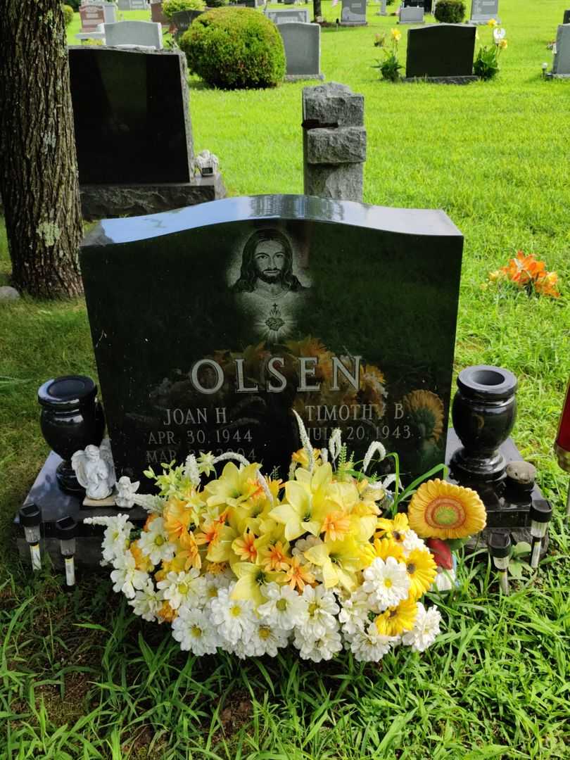 Joan H. Olsen's grave. Photo 1