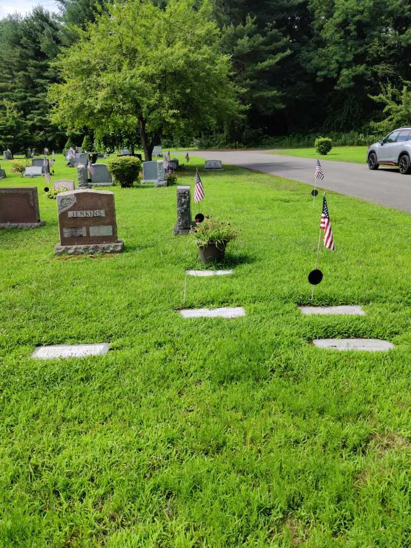 Eva M. Dauphin's grave. Photo 2