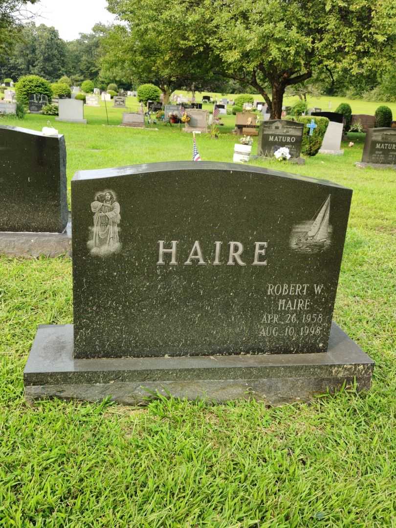 Robert W. Haire's grave. Photo 1
