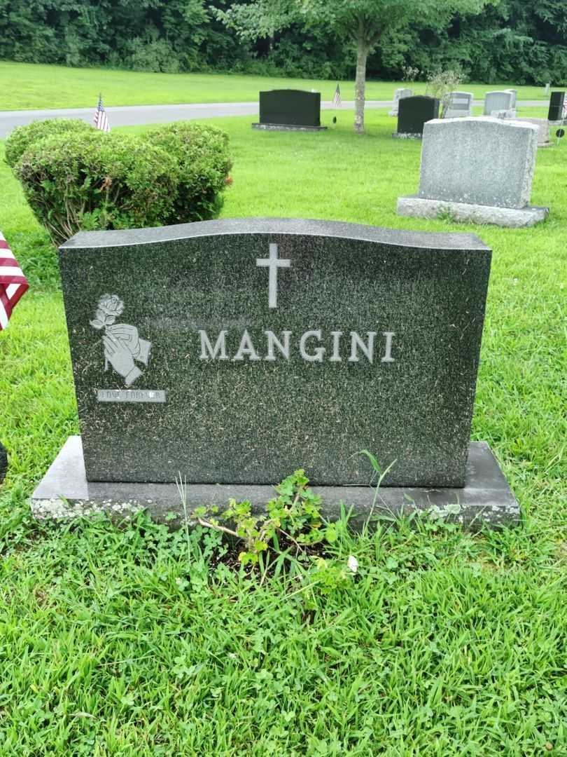 Michael John Mangini's grave. Photo 1
