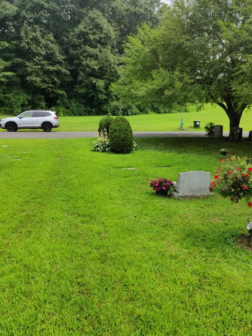 Olivette G. Jones's grave. Photo 2