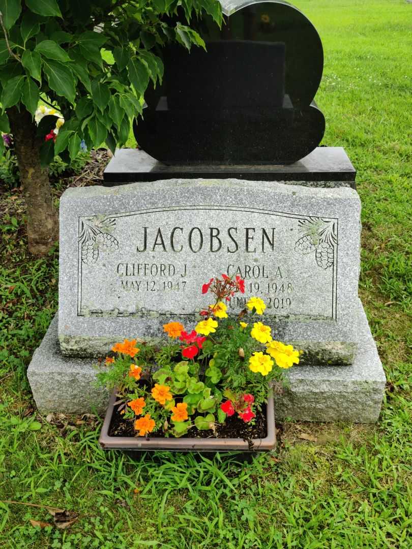 Carol A. Jacobsen's grave. Photo 1