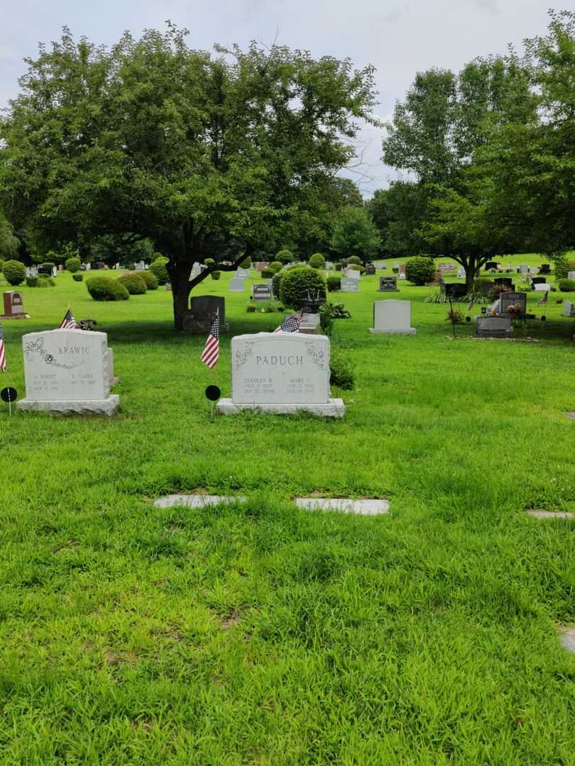 Stanley R. Paduch's grave. Photo 2