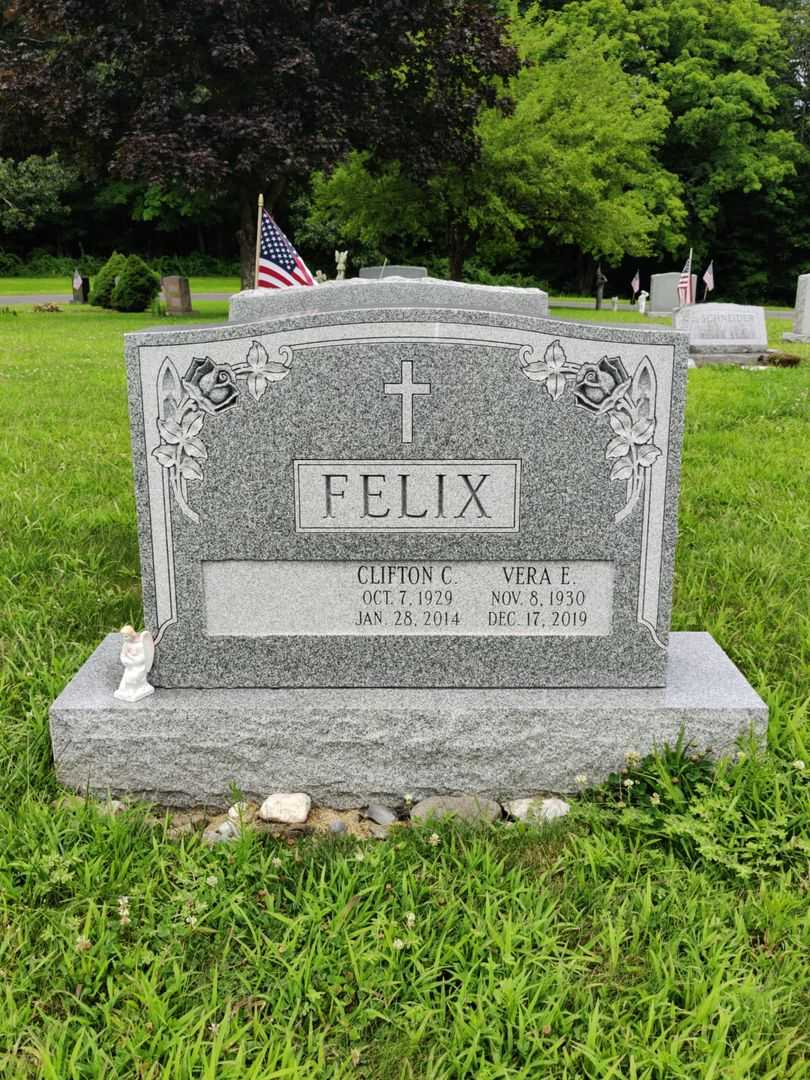 Clifton C. Felix's grave. Photo 1