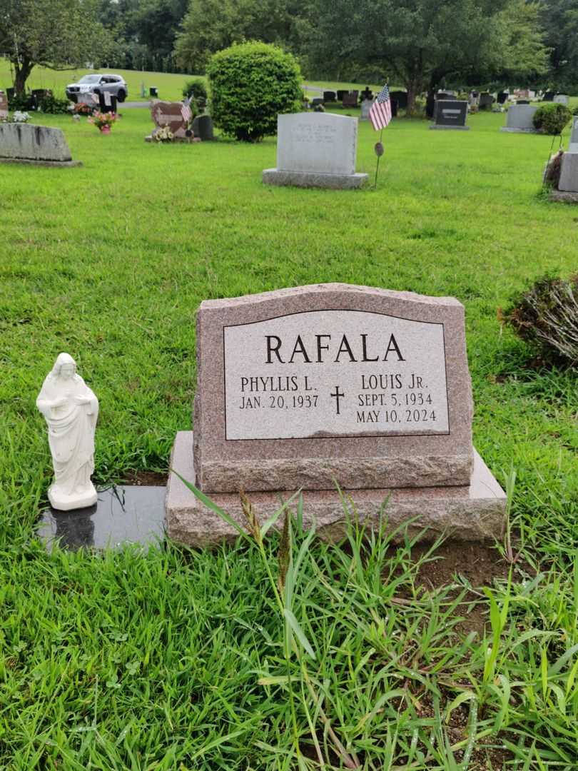 Louis P. Rafala Junior's grave. Photo 1