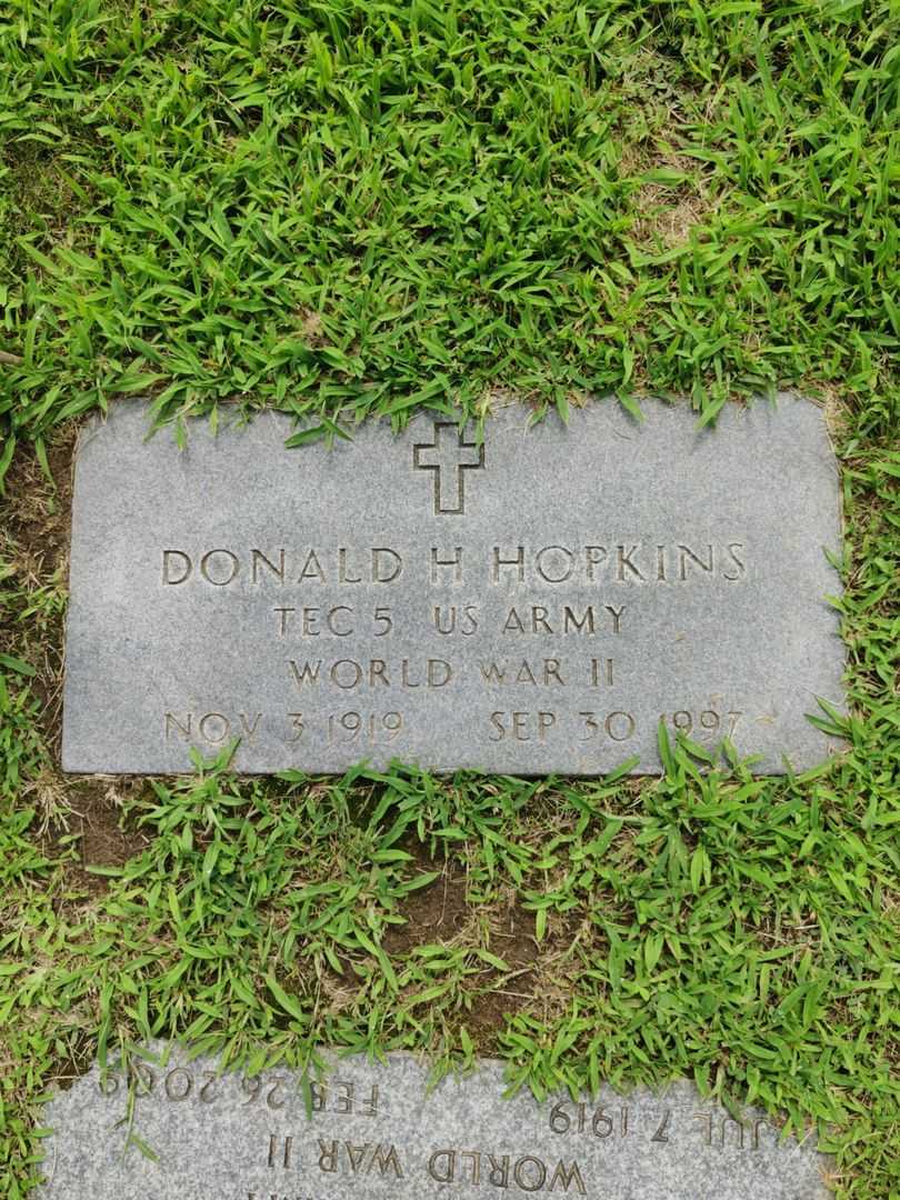 Donald H. Hopkins's grave. Photo 3