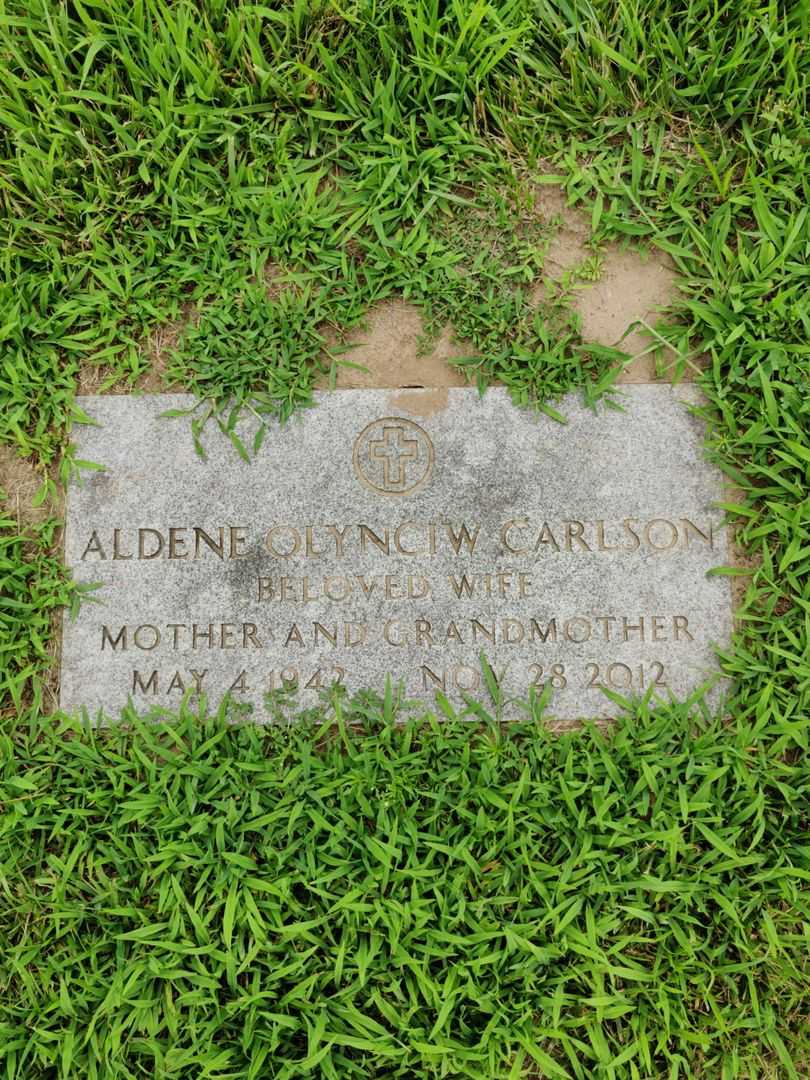 Aldene Olynciw Carlson's grave. Photo 3