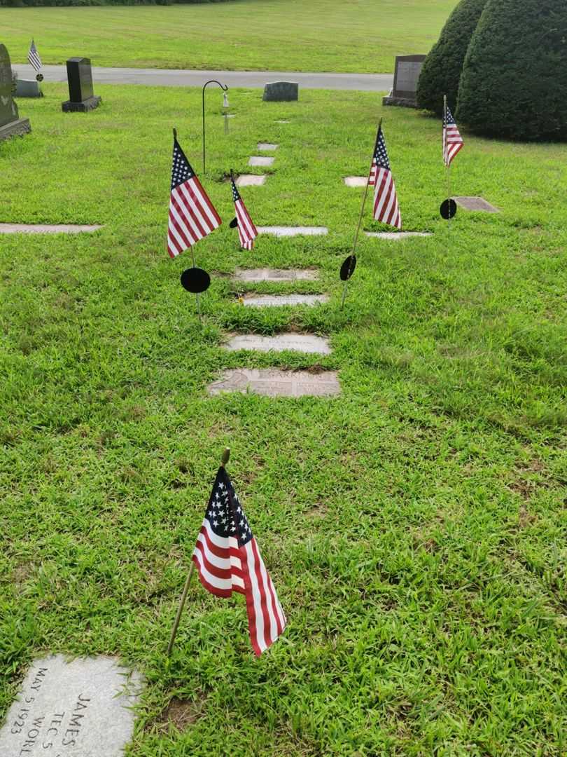 Roy E. Garrison's grave. Photo 2
