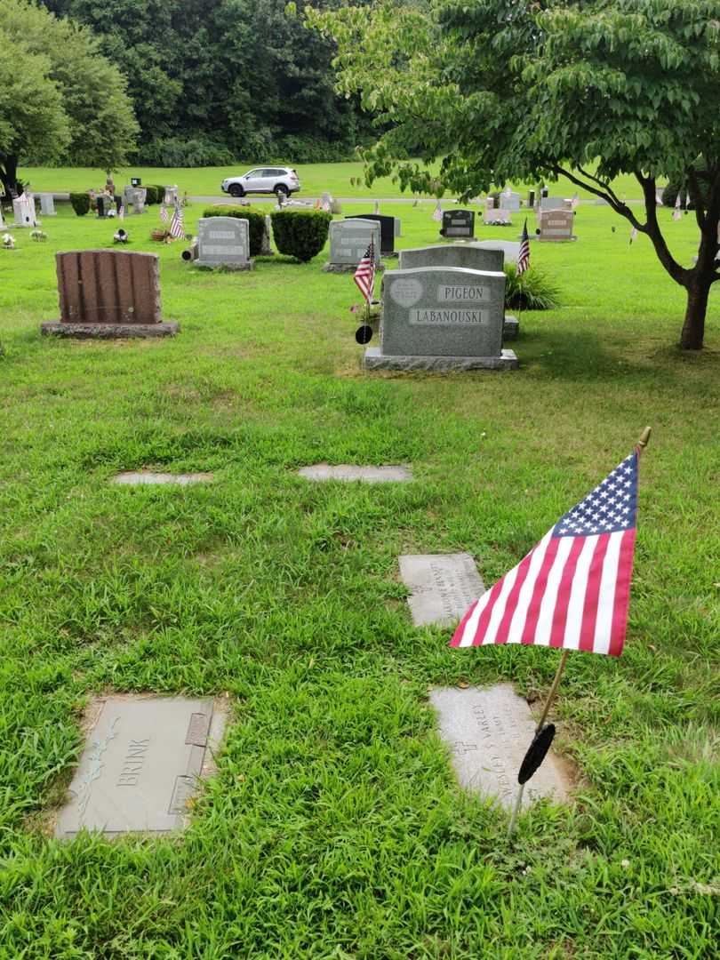 Benedicta M. "Bena" Gudaitis LaBanouski's grave. Photo 2