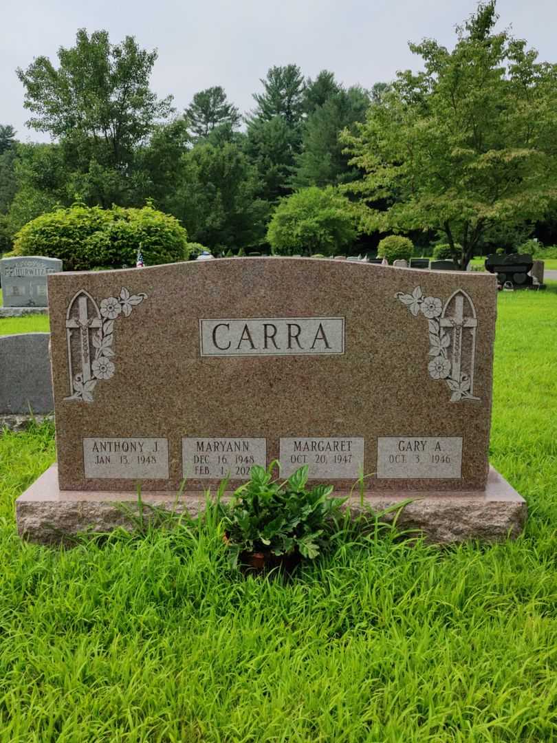 Maryann Carra's grave. Photo 1