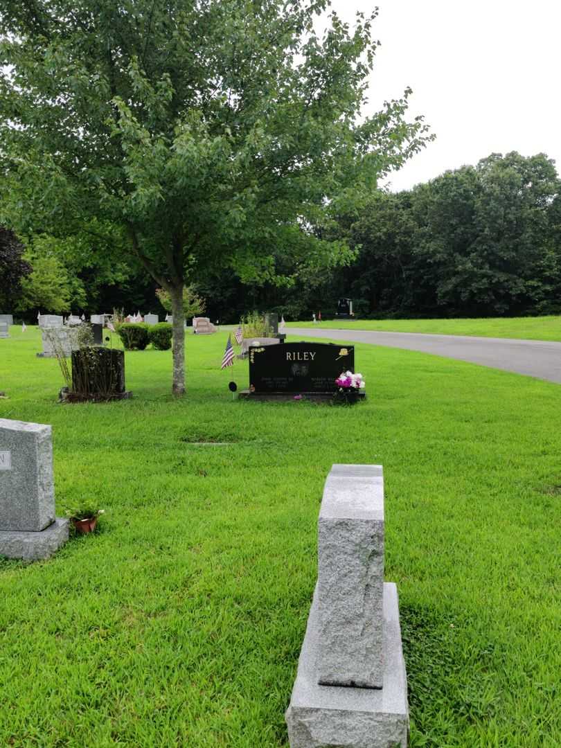 Marion Walsh Riley's grave. Photo 2