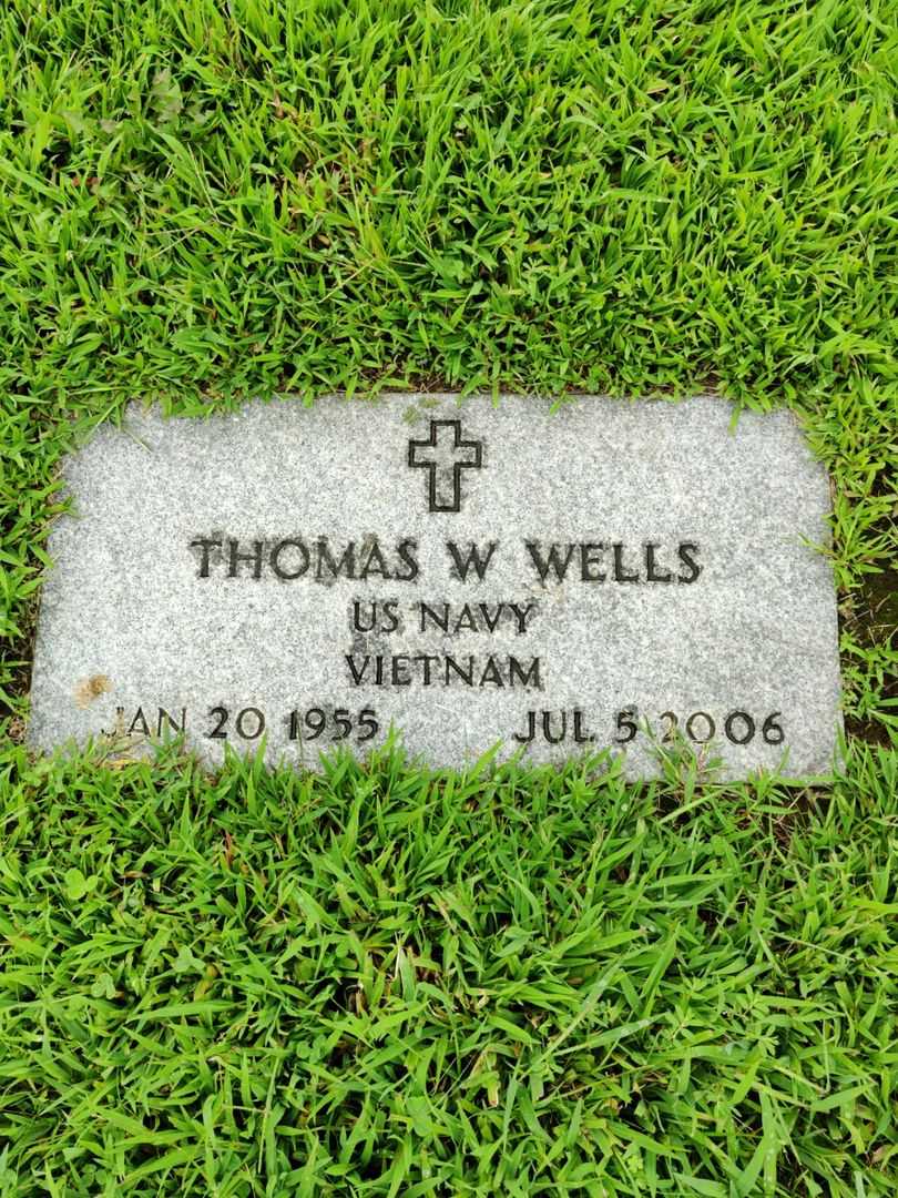 Thomas W. Wells's grave. Photo 1
