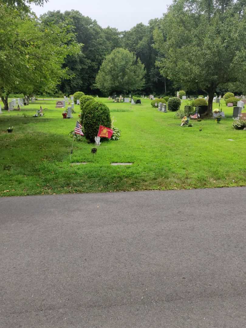 Eileen F. Schiessl's grave. Photo 2