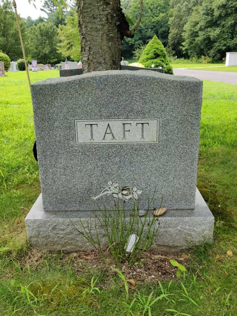 Christine Nicole Taft's grave. Photo 1