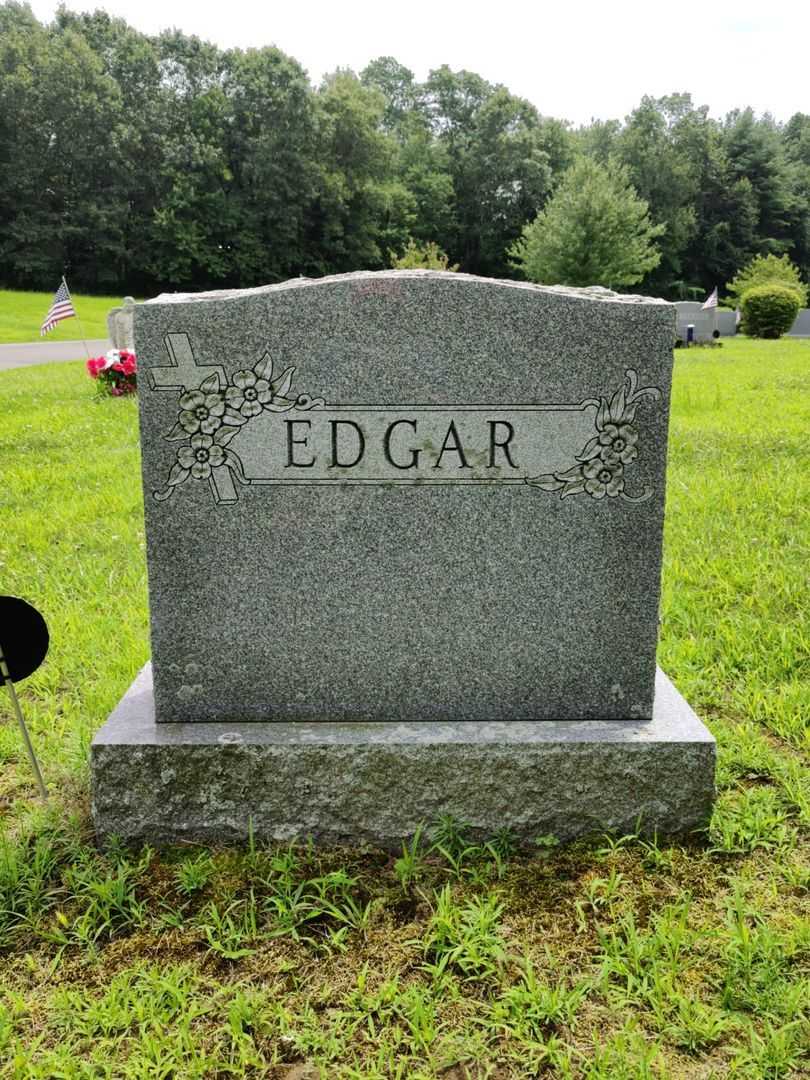 Alexander J. Edgar's grave. Photo 1