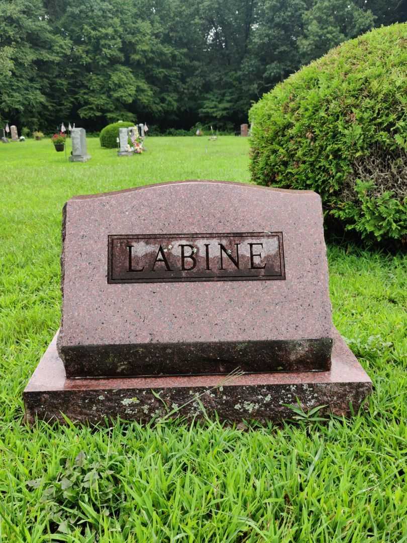 Marguerite Faille Labine's grave. Photo 1