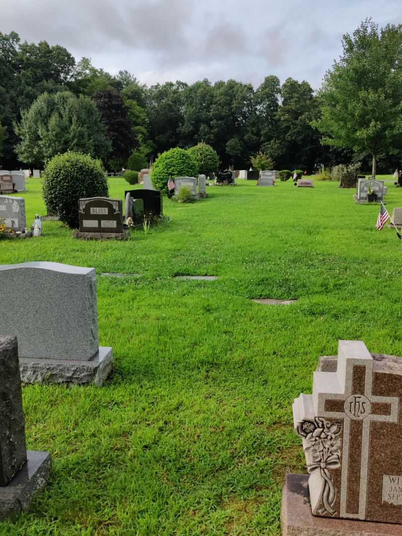 Alice L. Webb's grave. Photo 2