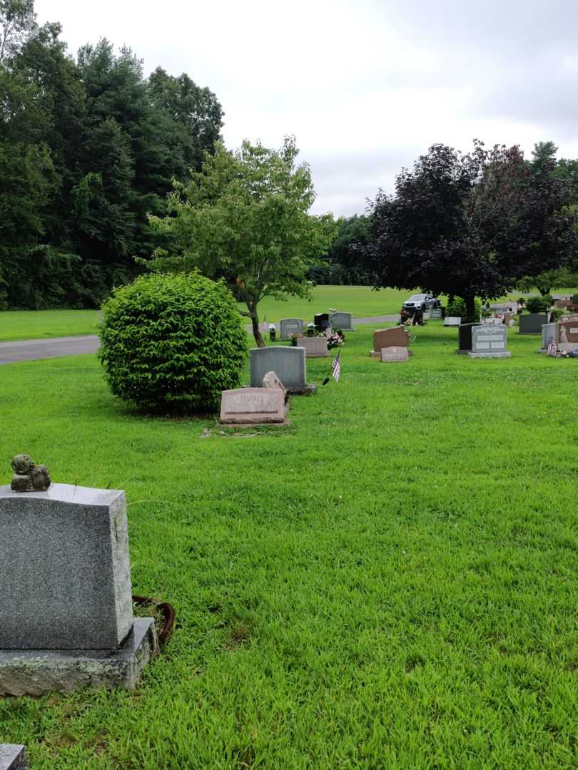 Bette J. Tisdale's grave. Photo 2