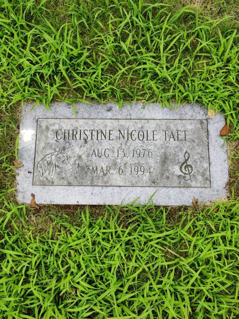 Christine Nicole Taft's grave. Photo 3