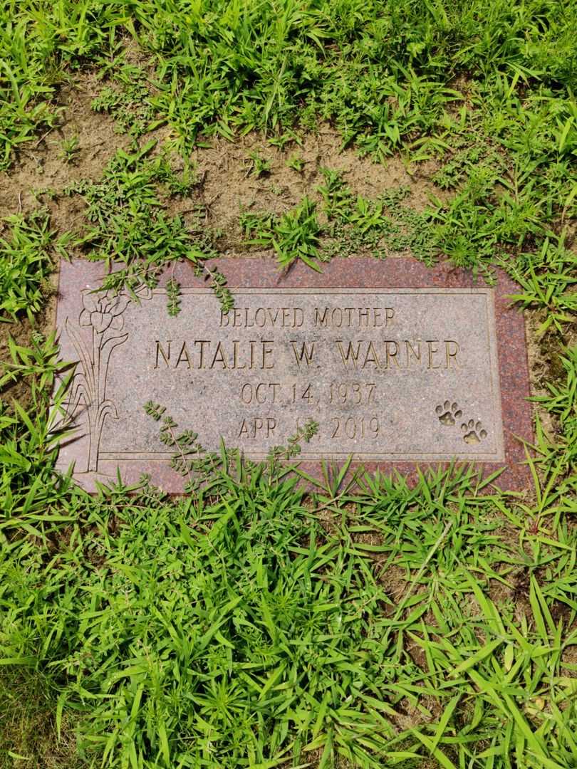 Natalie W. Warner's grave. Photo 1