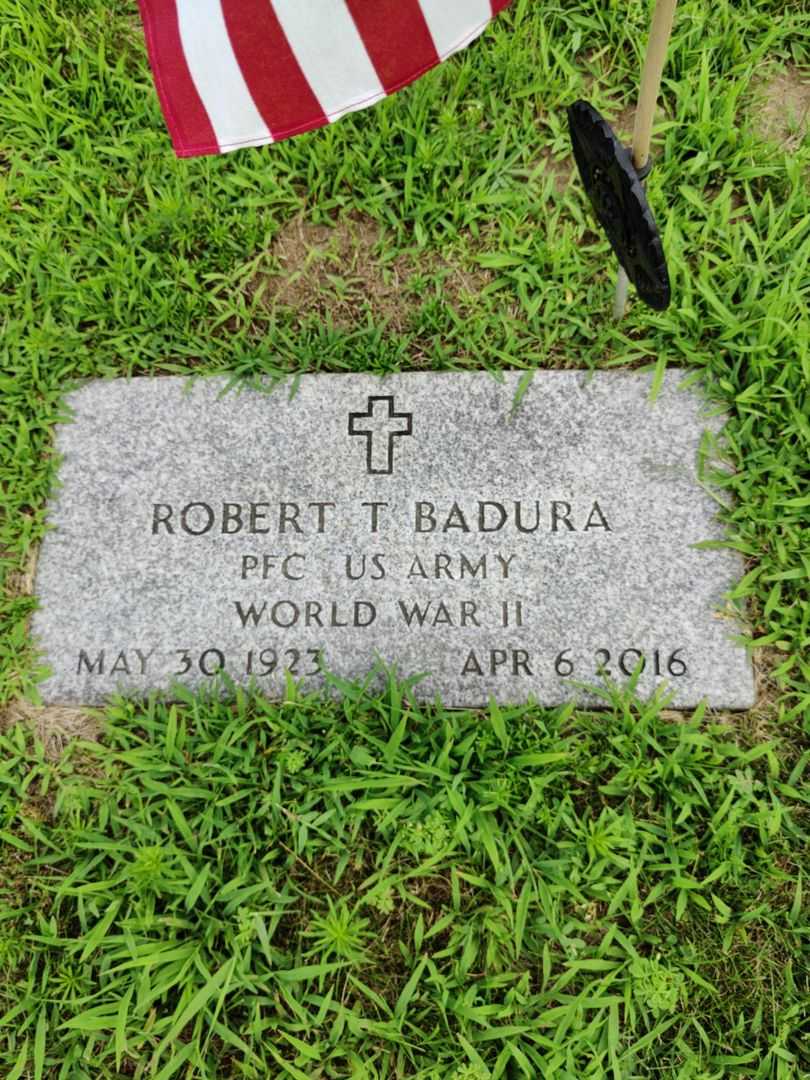Robert T. Badura's grave. Photo 1