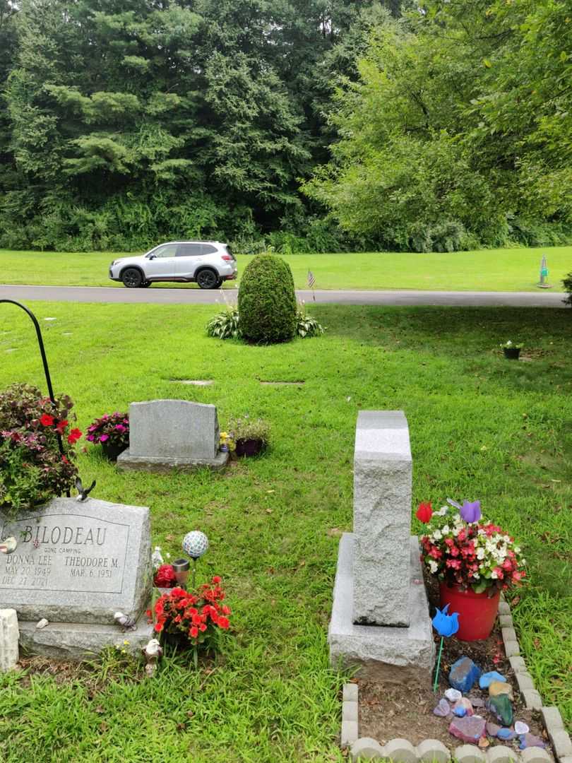 Thomas L. Jones's grave. Photo 2