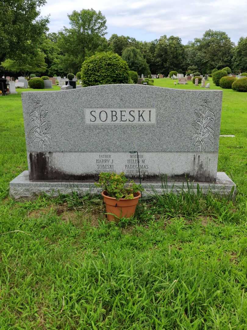 Helen M. Padegimas Sobeski's grave. Photo 1