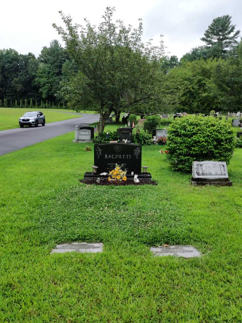 Louis "Lou" Bachetti's grave. Photo 2