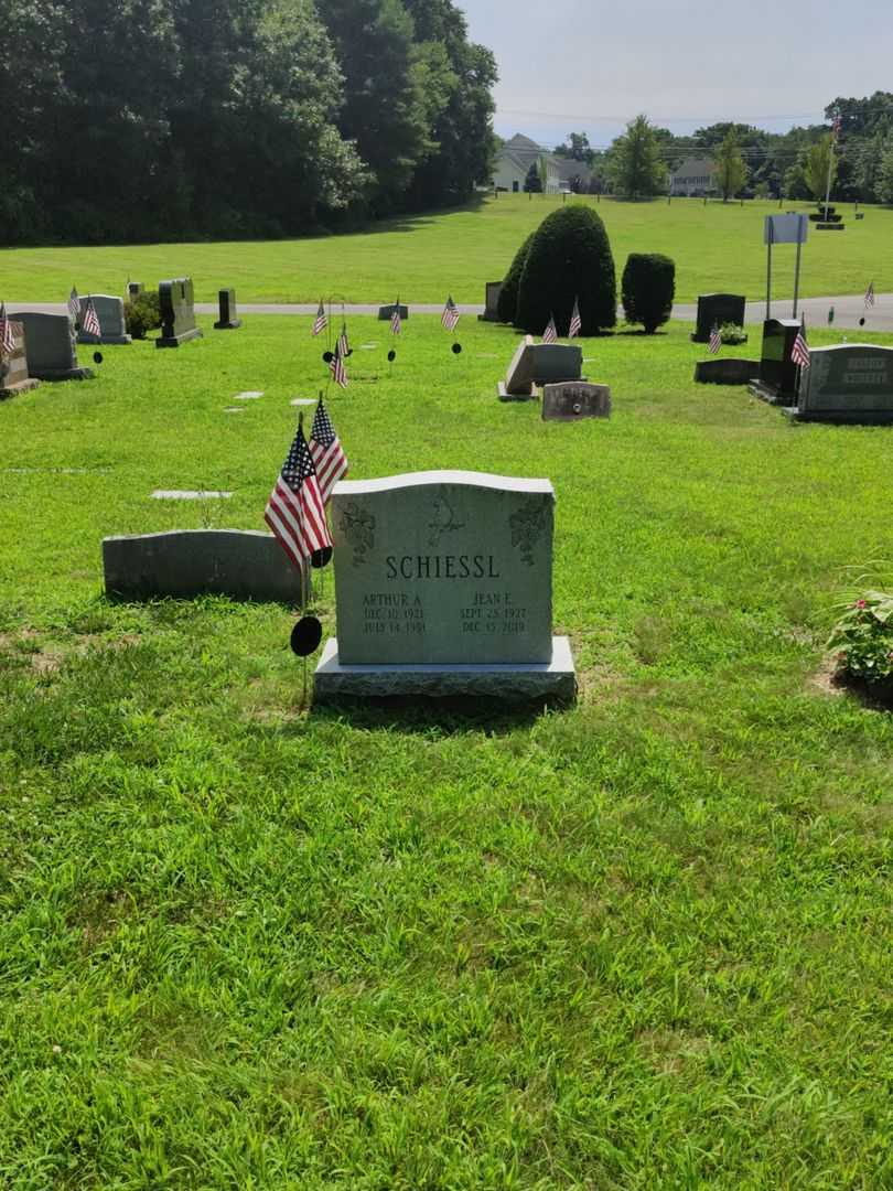 Jean E. Pacher Schiessl's grave. Photo 2