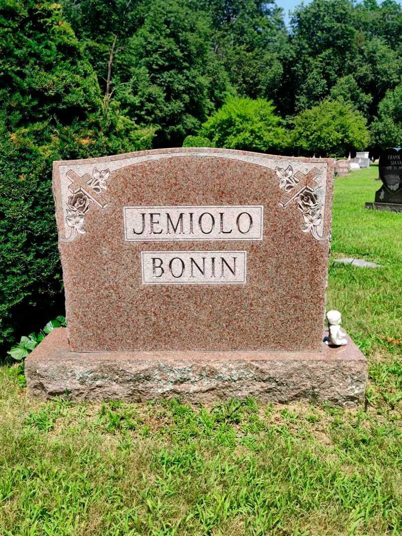 Frank L. Jemiolo's grave. Photo 1