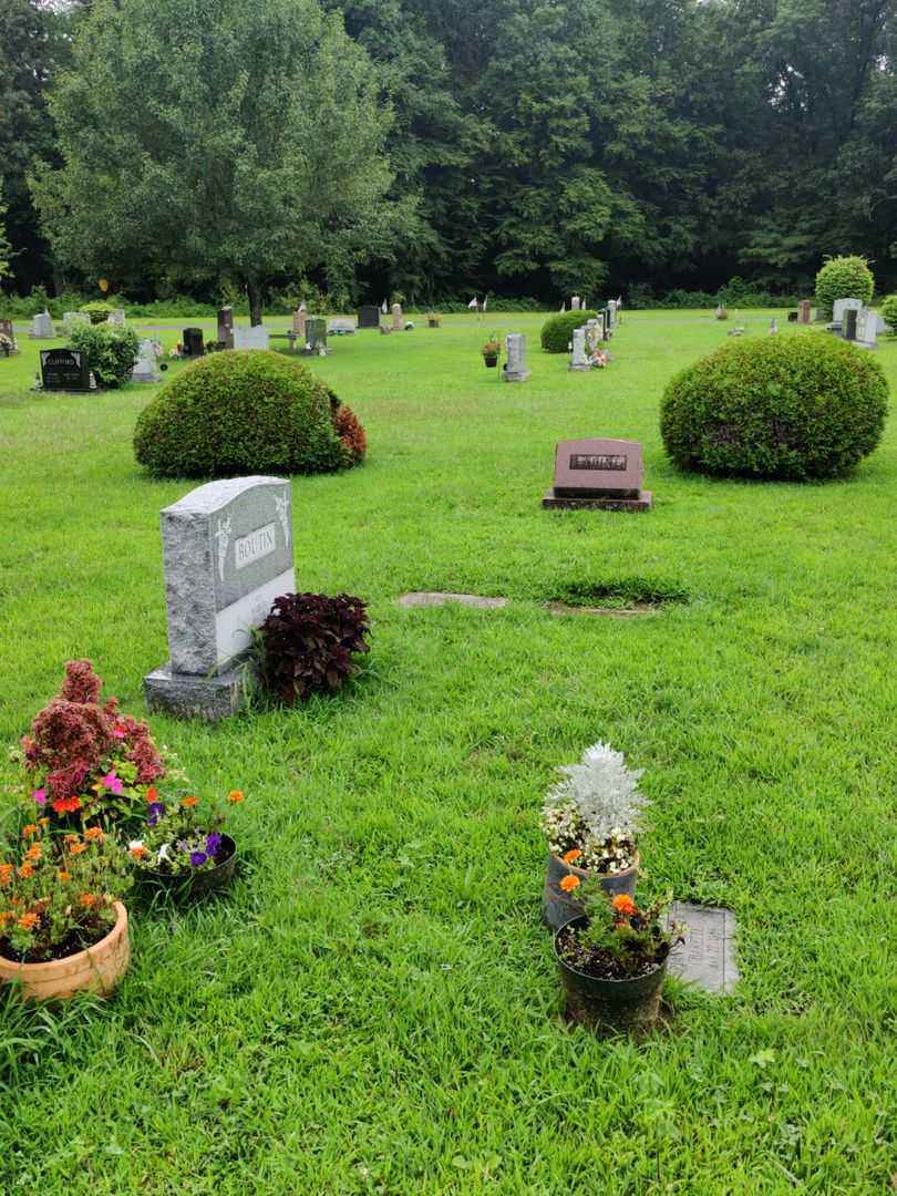 Ronald A. Labine's grave. Photo 2