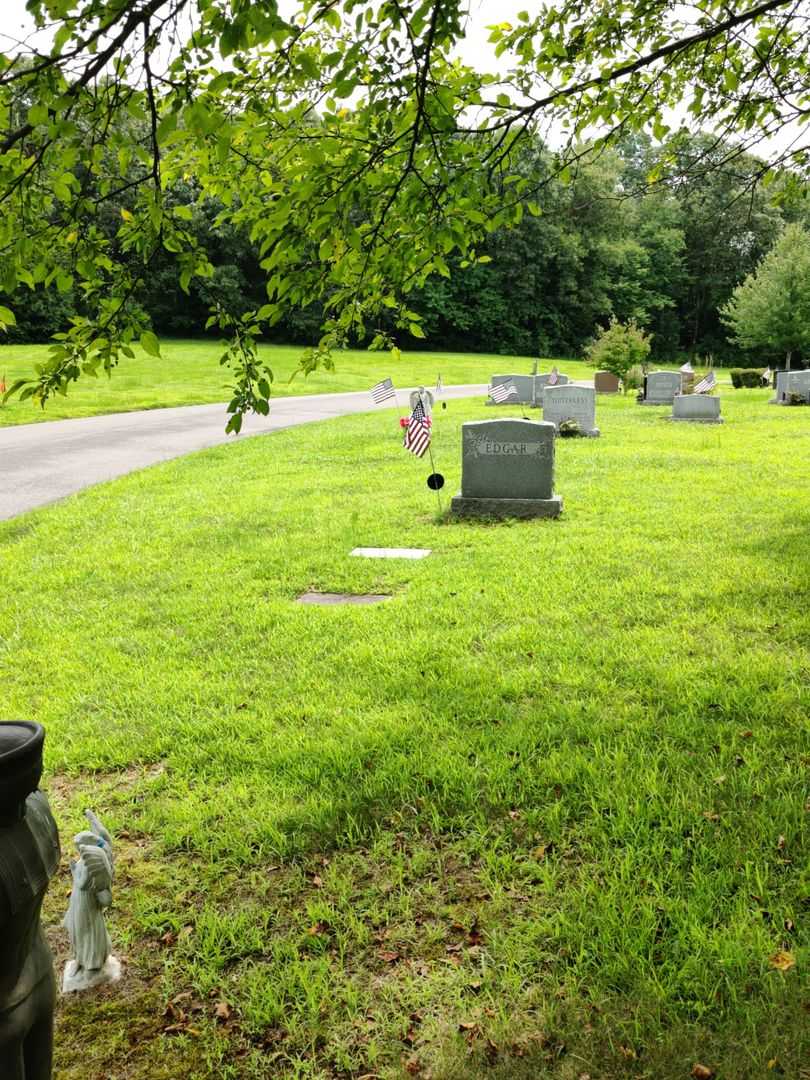 Alexander J. Edgar's grave. Photo 2