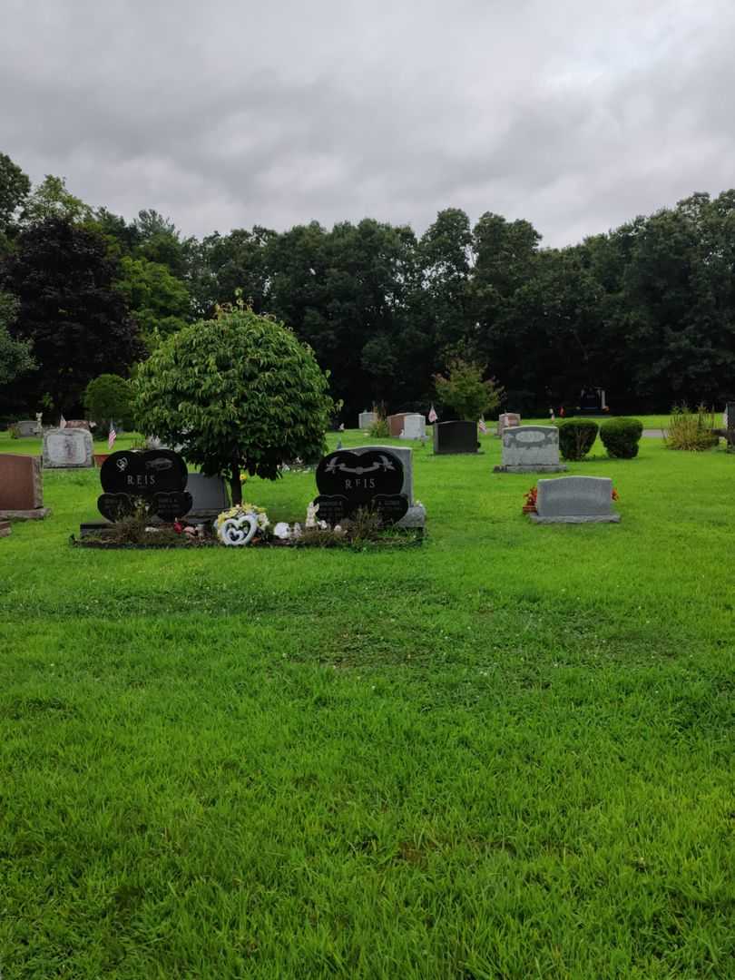 Armindo R. Reis's grave. Photo 2