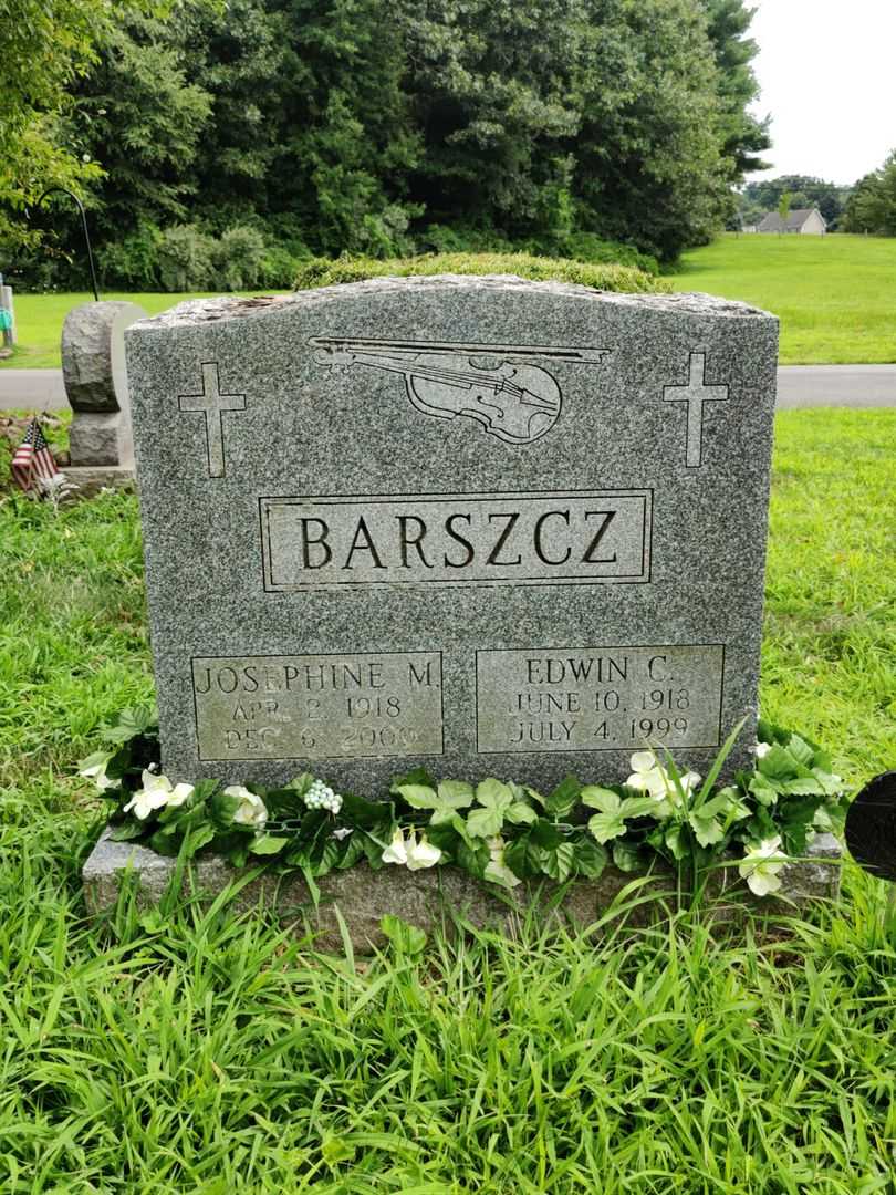 Edwin C. Barszcz's grave. Photo 1