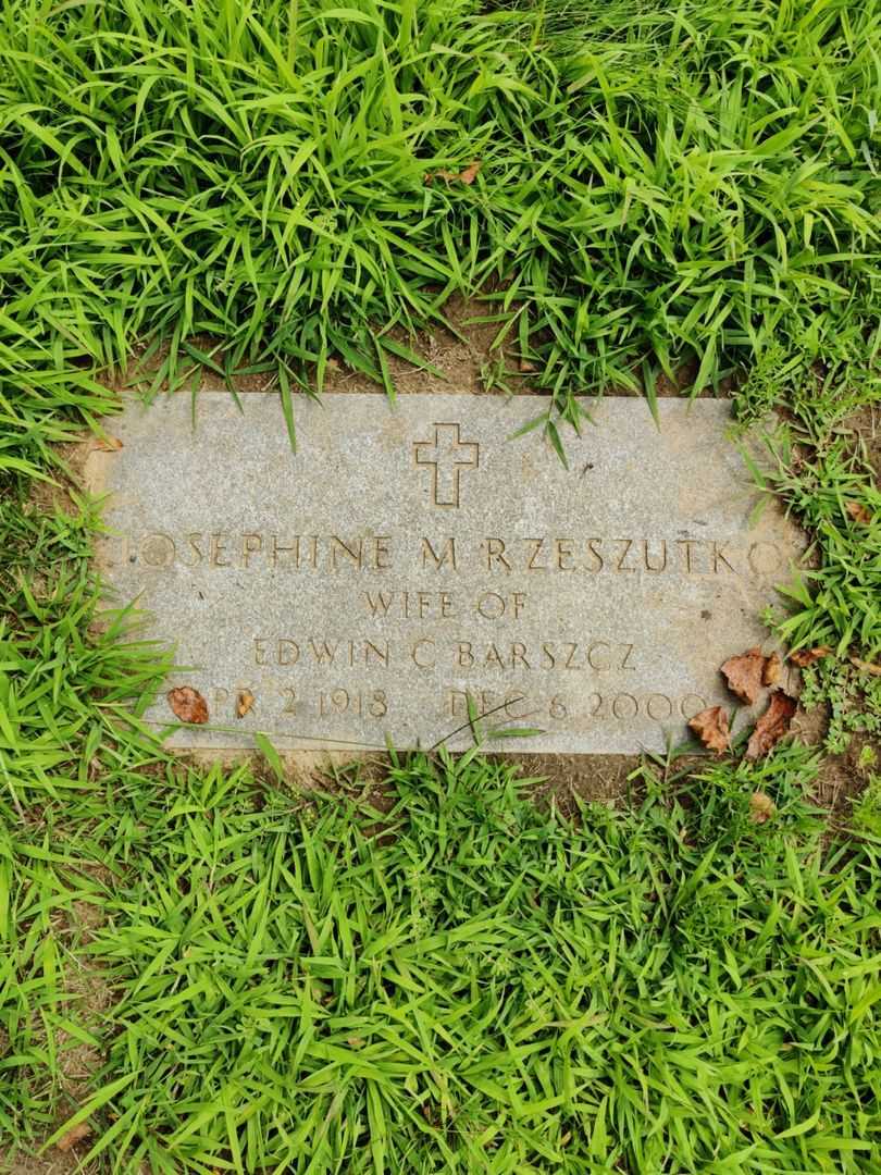 Josephine M. Rzeszutko Barszcz's grave. Photo 3