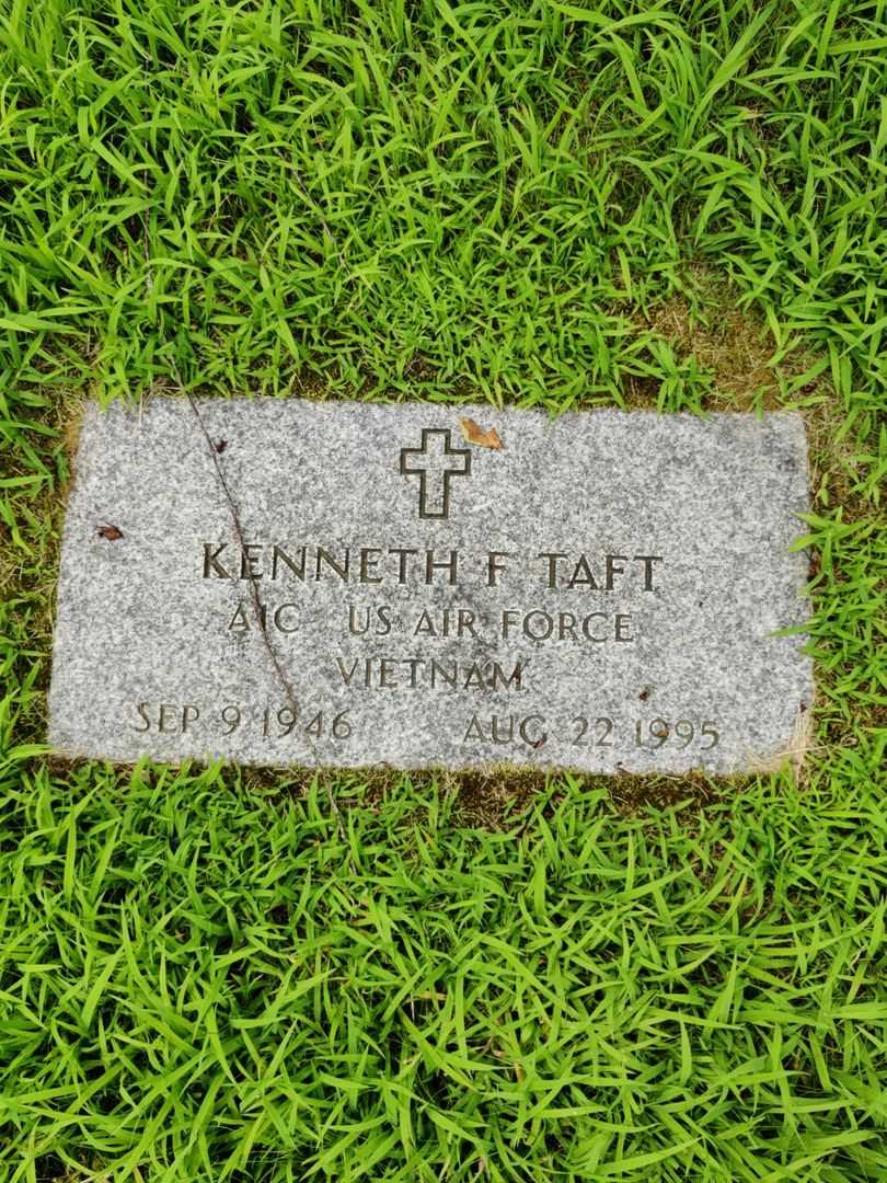Kenneth Taft's grave. Photo 3