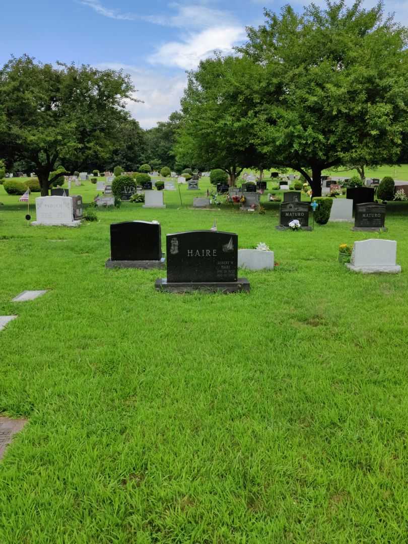 Robert W. Haire's grave. Photo 2