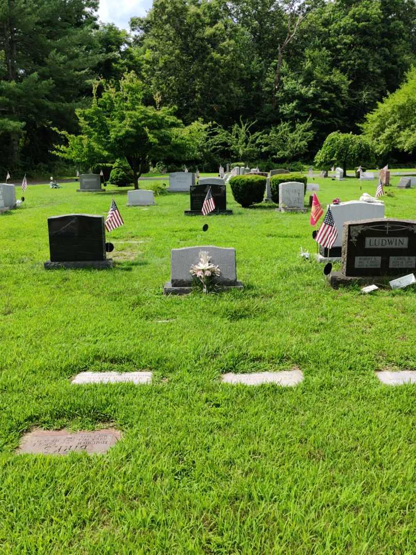 Lorraine M. Zipadelli's grave. Photo 2