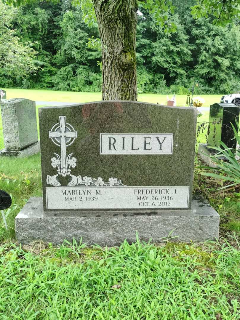 Frederick J. Riley's grave. Photo 1