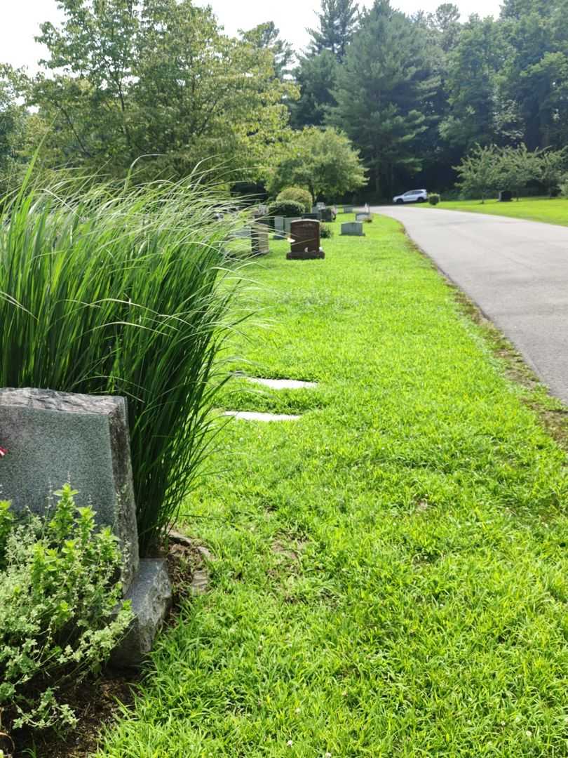 William B. Goodwin's grave. Photo 2