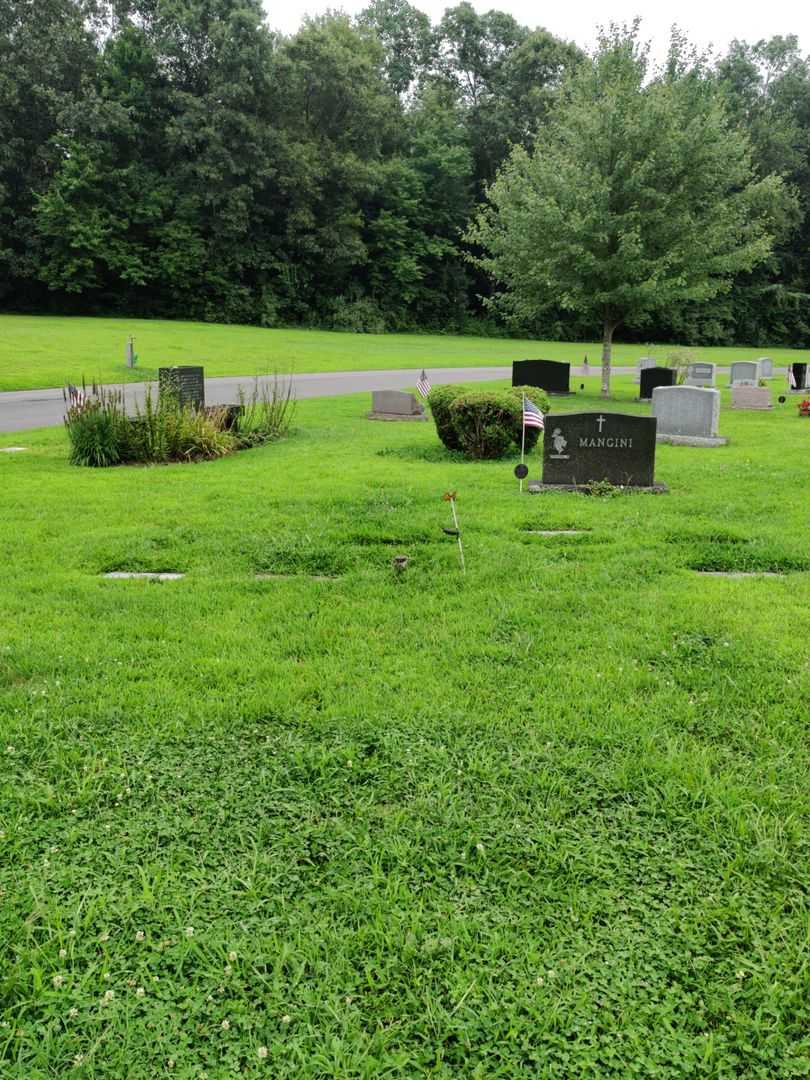 Olga Marie Viani Mangini's grave. Photo 2