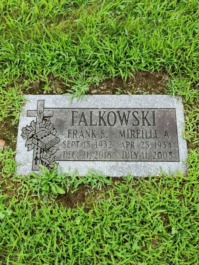 Frank S. Falkowski's grave. Photo 1