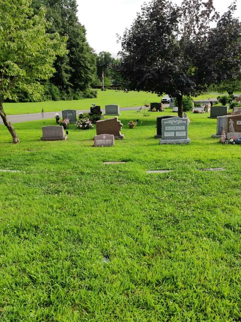 Renee Saylor's grave. Photo 2