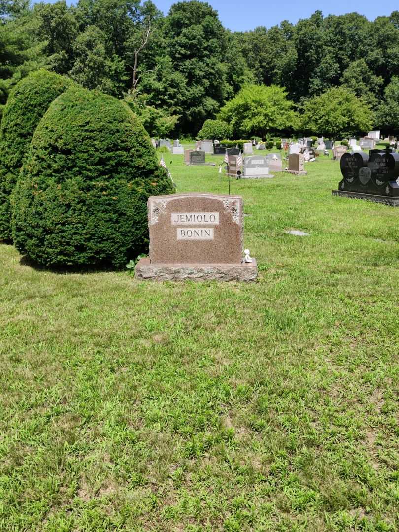 Frank L. Jemiolo's grave. Photo 2