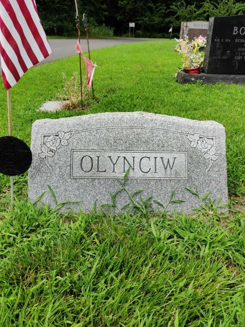 Aldene Olynciw Carlson's grave. Photo 1