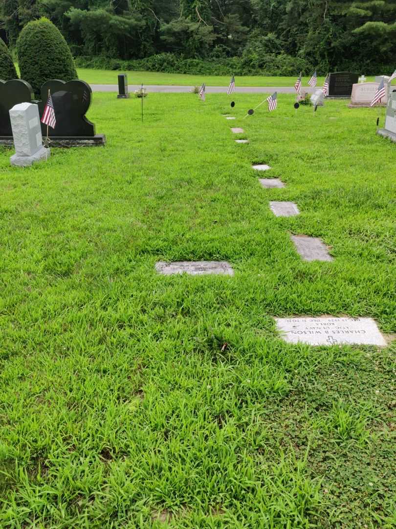 Leona C. Davidson's grave. Photo 2