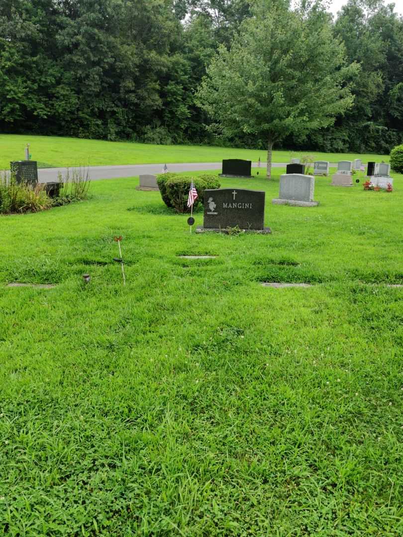 Michael John Mangini's grave. Photo 2