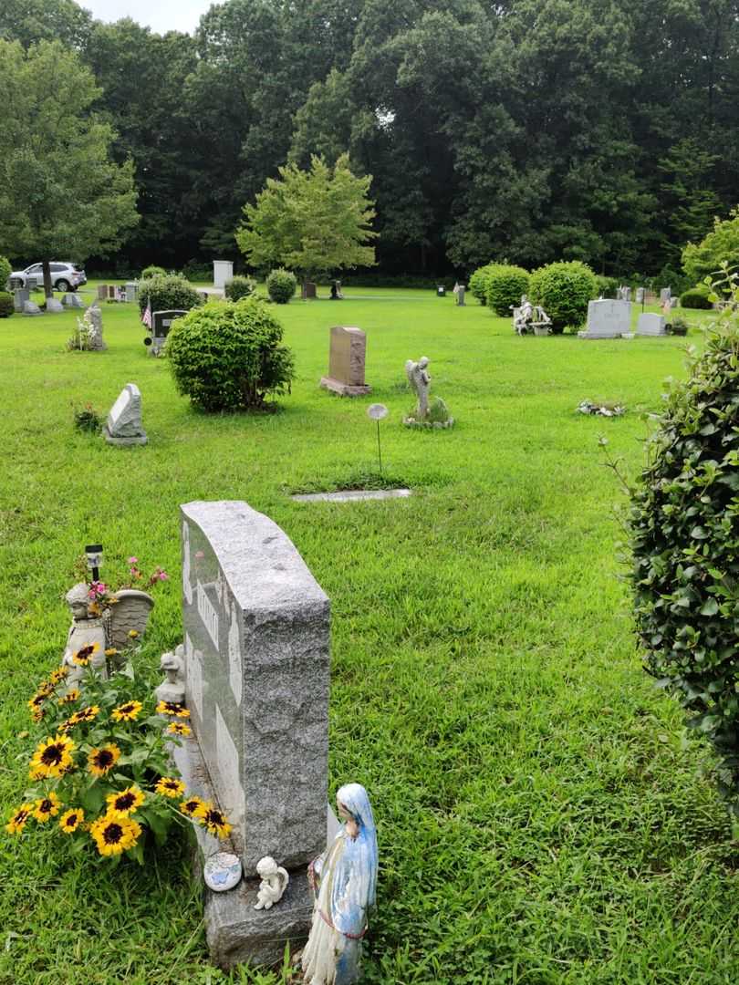 Constance R. Carenzo's grave. Photo 2