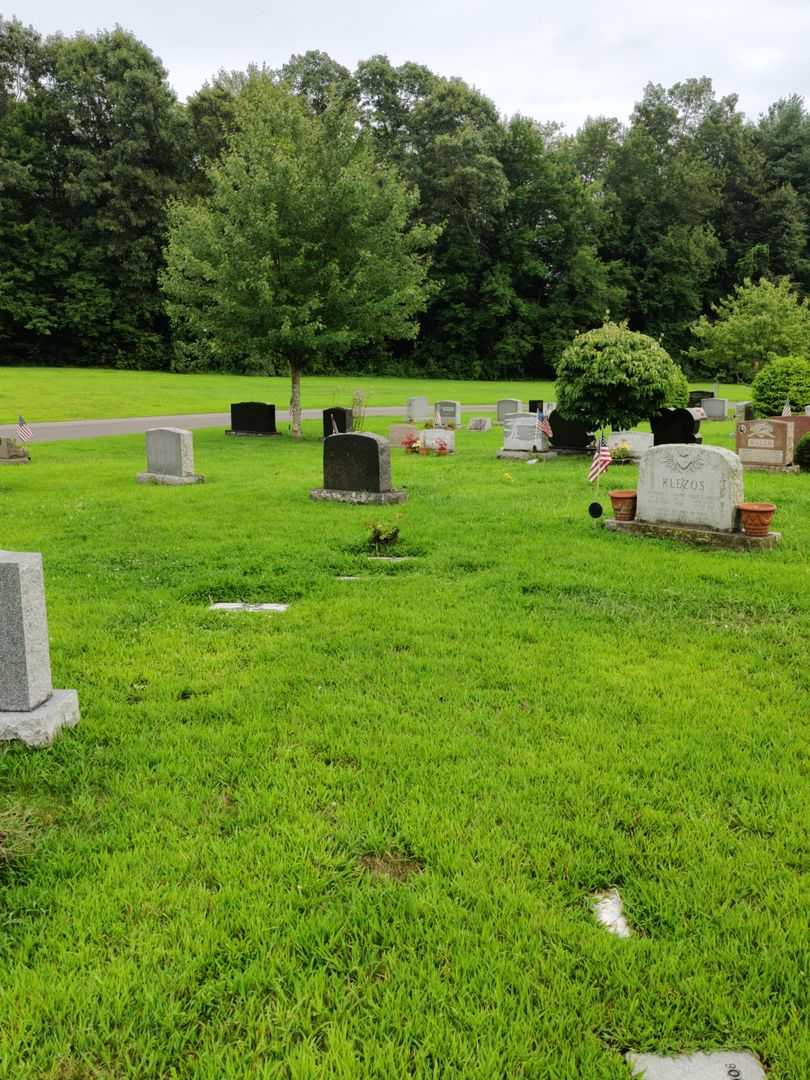 Sylvia E. Mangini's grave. Photo 2