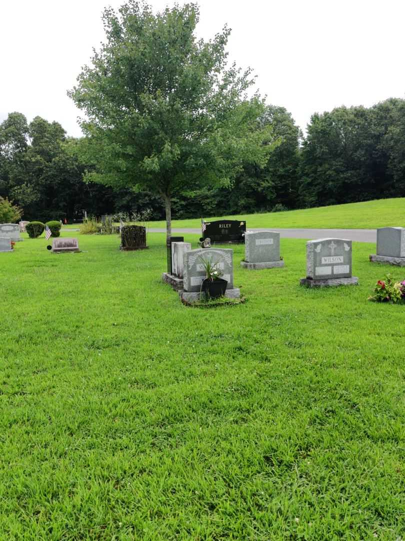 Edward J. Waskiel's grave. Photo 2